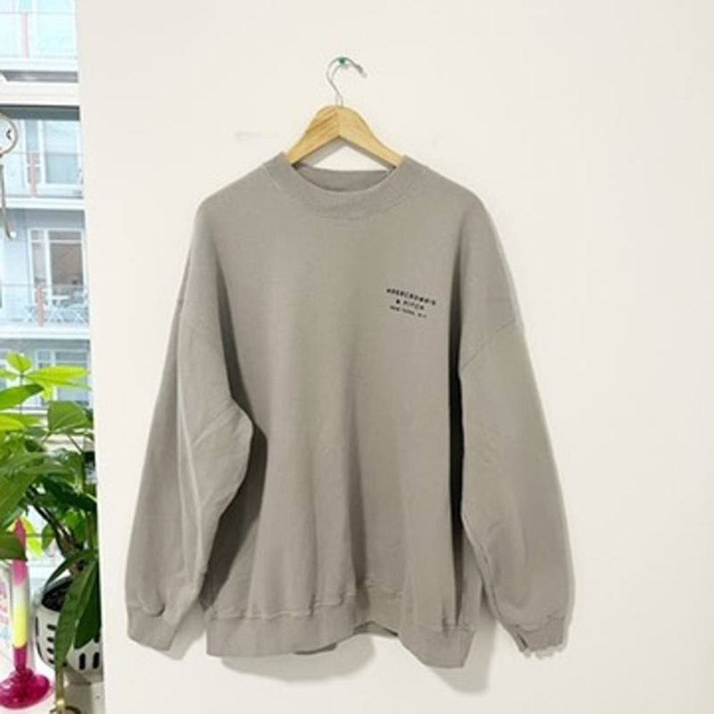 Abercrombie & Fitch Light Gray Crewneck Sweatshirt